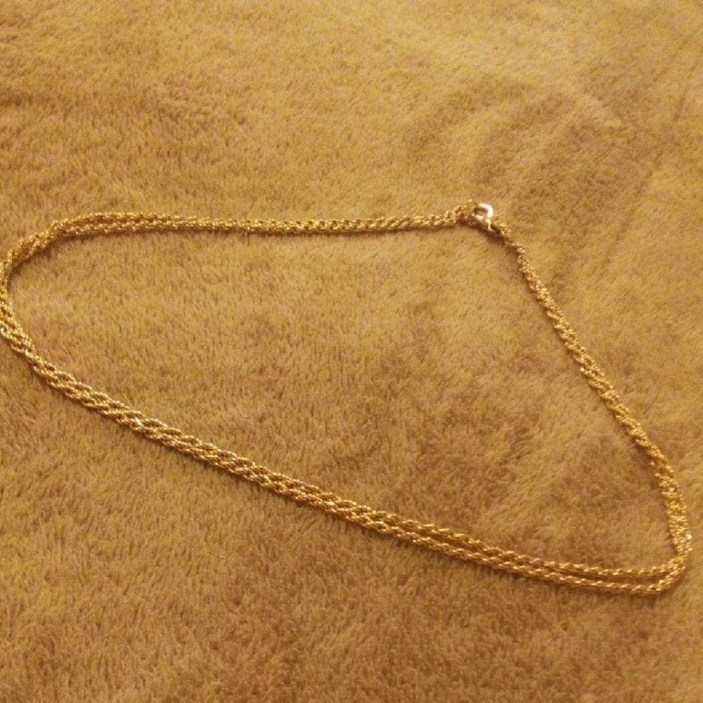 Elegant Gold Chain Necklace